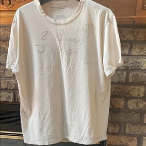 Mens American eagle size xl cream colored tee euc!!